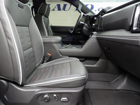 Used 2025 GMC Sierra 2500 AT4X image 35