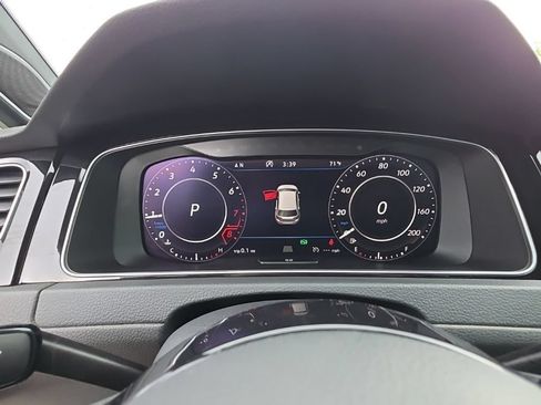 Used 2018 Volkswagen Golf R 4-Door AWD/4WD image 14