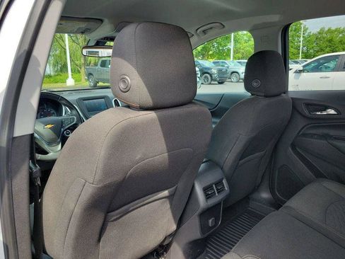 Used 2018 Chevrolet Equinox LT FWD image 25