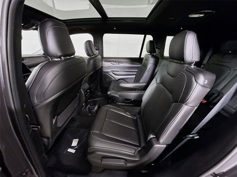 New 2025 Jeep Grand Cherokee L Limited w/ Trailer Tow Package image 19