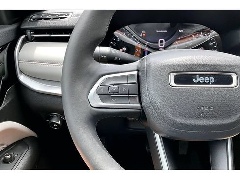 Certified 2026 Jeep Compass Limited AWD/4WD image 27