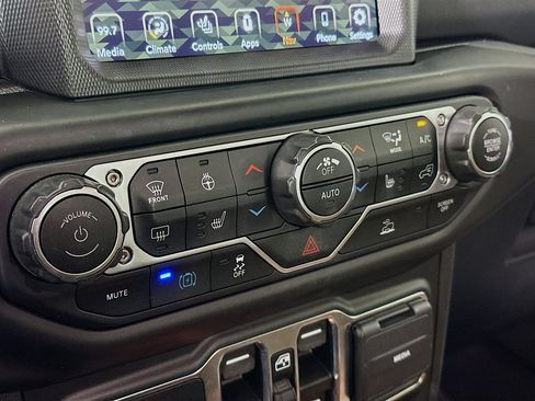 Used 2023 Jeep Wrangler Sahara w/ Cold Weather Group image 23