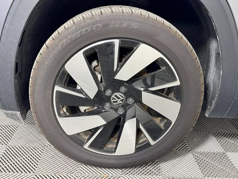 Used 2024 Volkswagen Atlas Cross Sport SE image 12