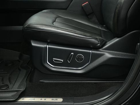 Used 2019 Ford Expedition Platinum RWD image 10