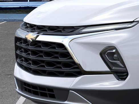 New 2025 Chevrolet Blazer LT image 13