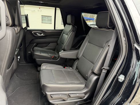 Used 2021 GMC Yukon SLT w/ SLT Luxury Plus Package image 13
