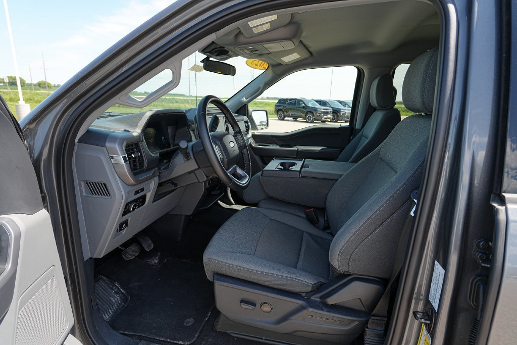 Used 2025 Ford F150 XLT w/ Equipment Group 301A Standard AWD/4WD image 17