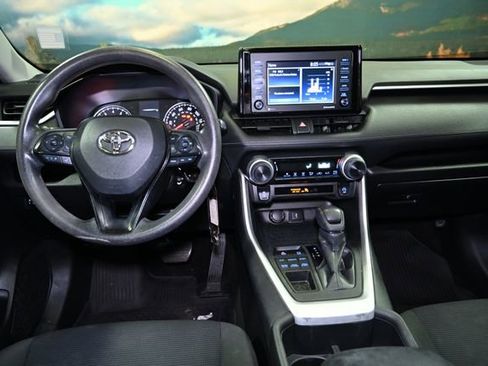 Used 2022 Toyota RAV4 LE image 51