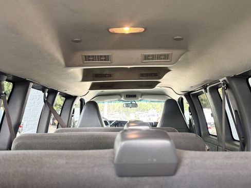 Used 2018 GMC Savana 3500 LT w/ LT Preferred Equipment Group RWD image 22