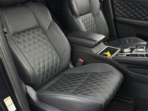 Used 2023 Mitsubishi Outlander SEL image 38