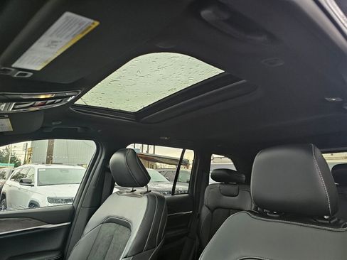 New 2026 Jeep Grand Cherokee Altitude image 20