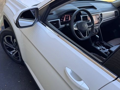 Used 2021 Volkswagen Atlas SEL Premium image 30