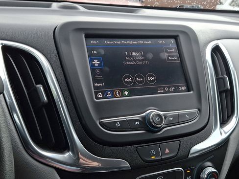 Certified 2024 Chevrolet Equinox LS w/ LS Convenience Package AWD/4WD image 16