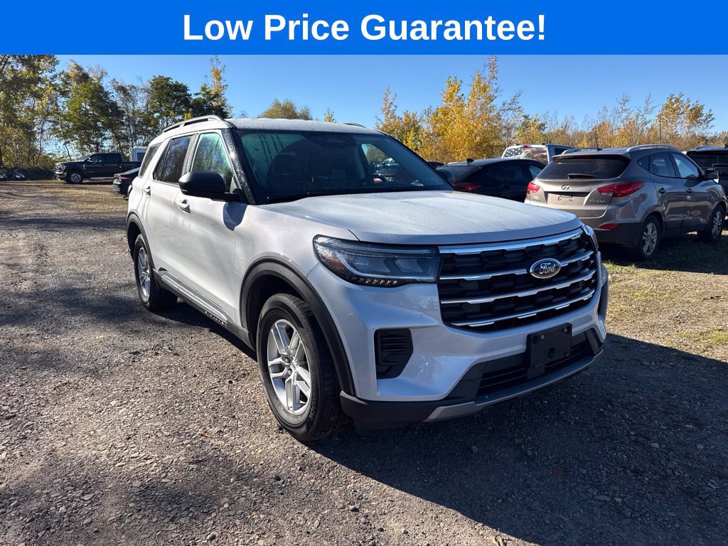Used 2025 Ford Explorer Active AWD/4WD image 9