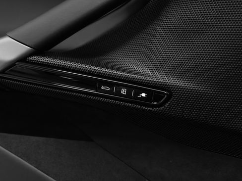 Certified 2023 Ferrari SF90 Spider image 83