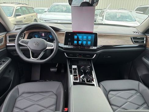 New 2026 Volkswagen Atlas SE image 9