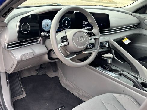 Used 2024 Hyundai Elantra SEL image 10