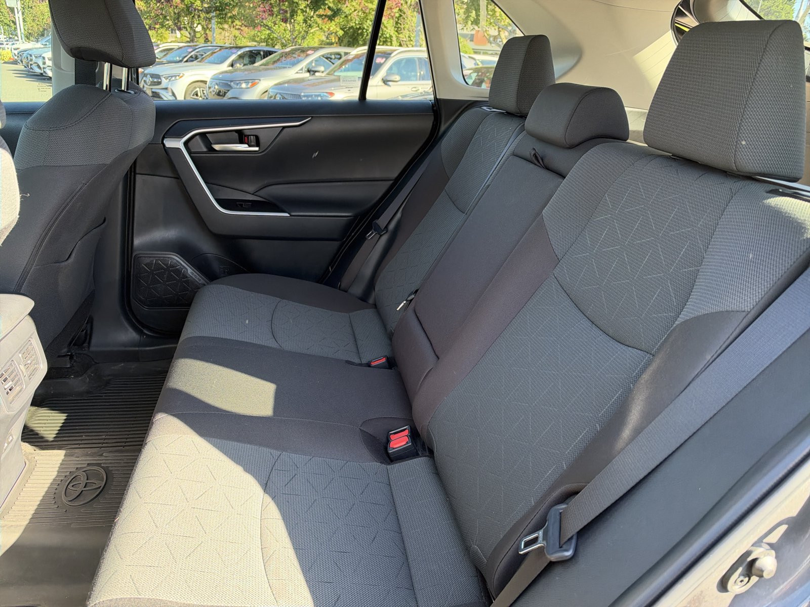 Used 2024 Toyota RAV4 XLE w/ Convenience Package AWD/4WD image 17