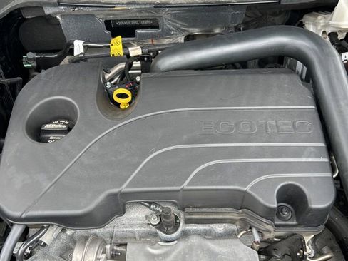 Used 2025 Chevrolet Equinox LT w/ Convenience Package II image 4