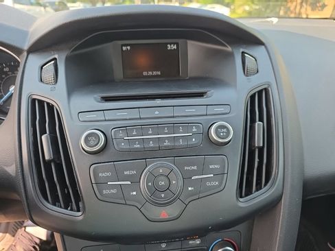 Used 2015 Ford Focus SE FWD image 17