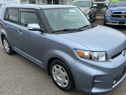 Used 2012 Scion xB image 2