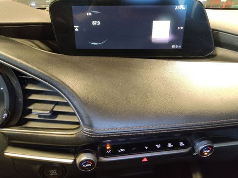 Used 2025 MAZDA MAZDA3 s image 25