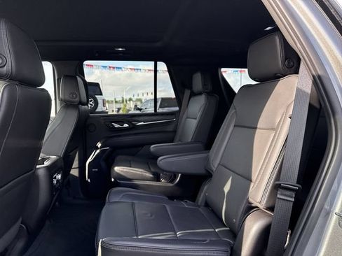 Used 2022 GMC Yukon Denali w/ Denali Reserve Package AWD/4WD image 14