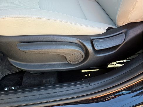 Used 2023 Kia Forte LXS w/ LXS Technology Package FWD image 17