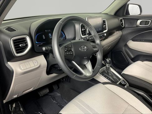 Certified 2026 Hyundai Venue SEL FWD image 16