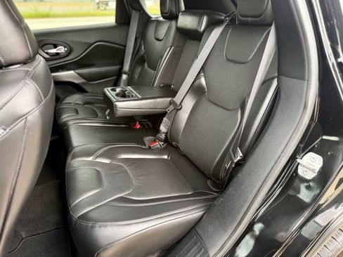 Used 2020 Jeep Cherokee Limited AWD/4WD image 21