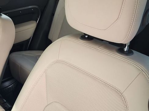 Used 2024 Land Rover Defender 110 S image 16