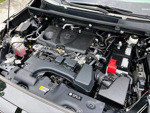 Used 2022 Toyota RAV4 XLE Premium AWD/4WD image 35