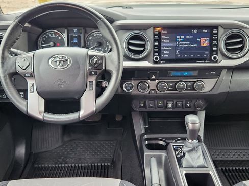 Used 2023 Toyota Tacoma TRD Off-Road w/ Advanced Technology Package AWD/4WD image 12