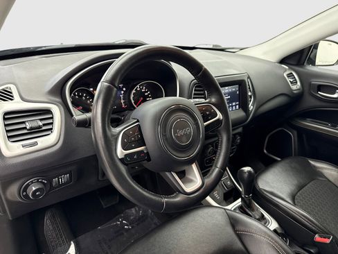 Used 2018 Jeep Compass Latitude w/ Popular Equipment Group AWD/4WD image 18