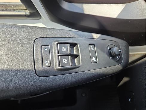 Used 2025 RAM ProMaster 2500 w/ Convenience Group FWD image 21