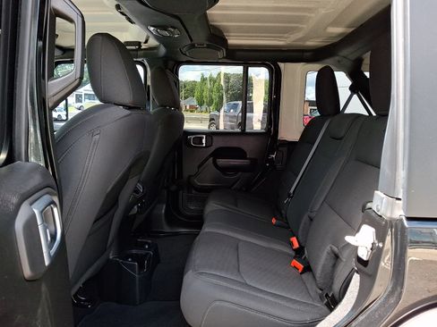 Used 2022 Jeep Wrangler Unlimited Sport AWD/4WD image 11