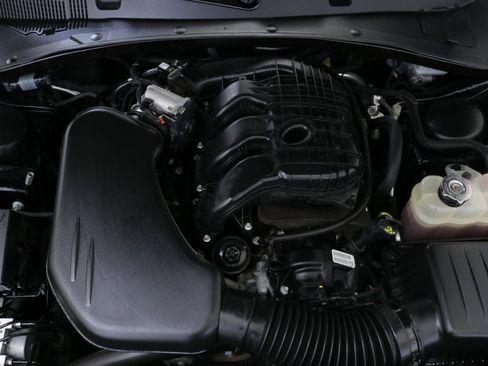 Used 2023 Dodge Charger SXT w/ Blacktop Package image 33