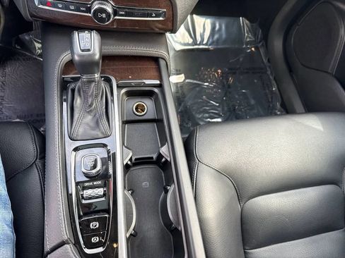 Used 2019 Volvo XC90 T6 Momentum w/ Advanced Package image 19
