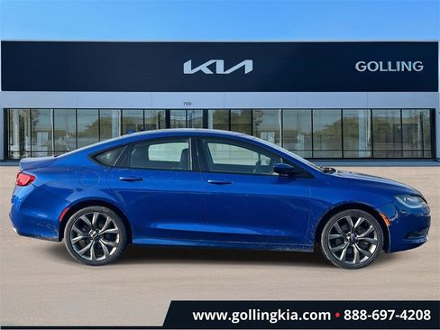 Used 2015 Chrysler 200 S w/ Navigation & Sound Group I image 2