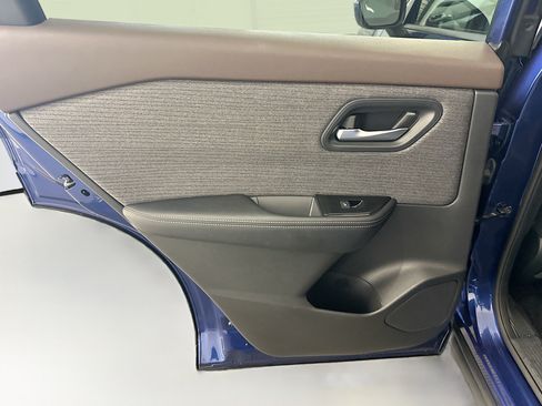 Used 2023 Nissan Rogue SV AWD/4WD image 26