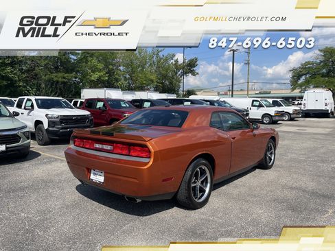 Used 2011 Dodge Challenger RWD image 5