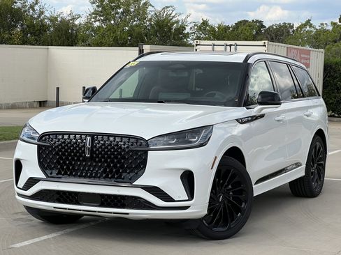 New 2025 Lincoln Aviator Reserve w/ Luxury Package image 2