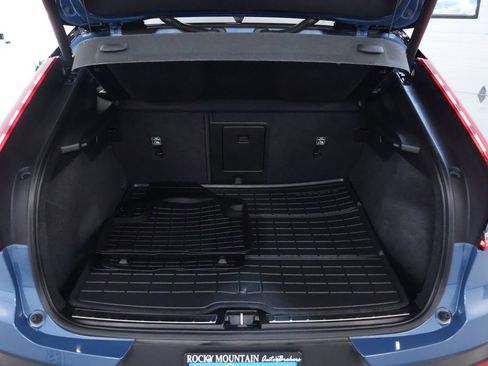 Used 2022 Volvo C40 P8 Recharge Ultimate image 21