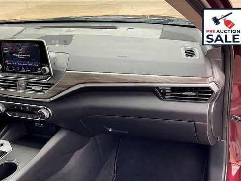 Used 2025 Nissan Altima 2.5 SV AWD/4WD image 16