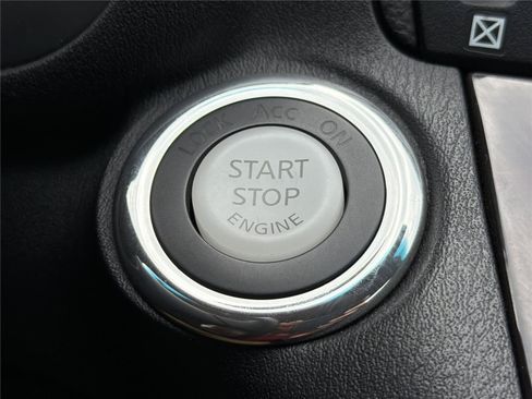 Used 2013 INFINITI M37 w/ Premium Pkg RWD image 8