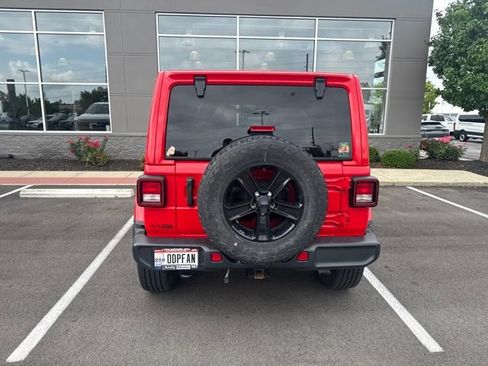 Used 2021 Jeep Wrangler Unlimited Sahara AWD/4WD image 9
