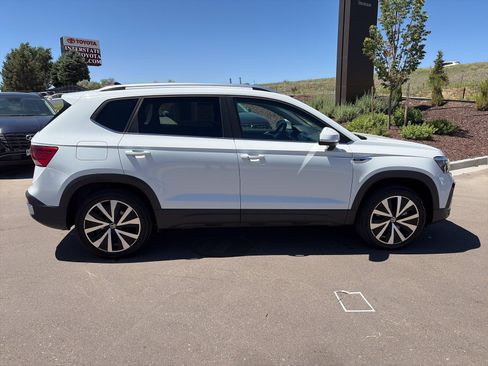Used 2022 Volkswagen Taos SE AWD/4WD image 9