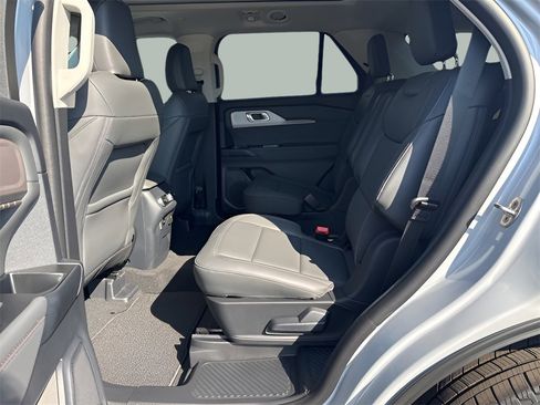 New 2025 Ford Explorer Active w/ Active Comfort Package image 20