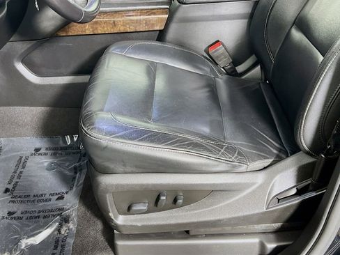 Used 2019 Chevrolet Suburban LT image 20