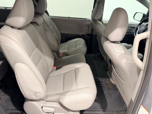 Used 2017 Toyota Sienna XLE w/ XLE Navigation Package FWD image 38